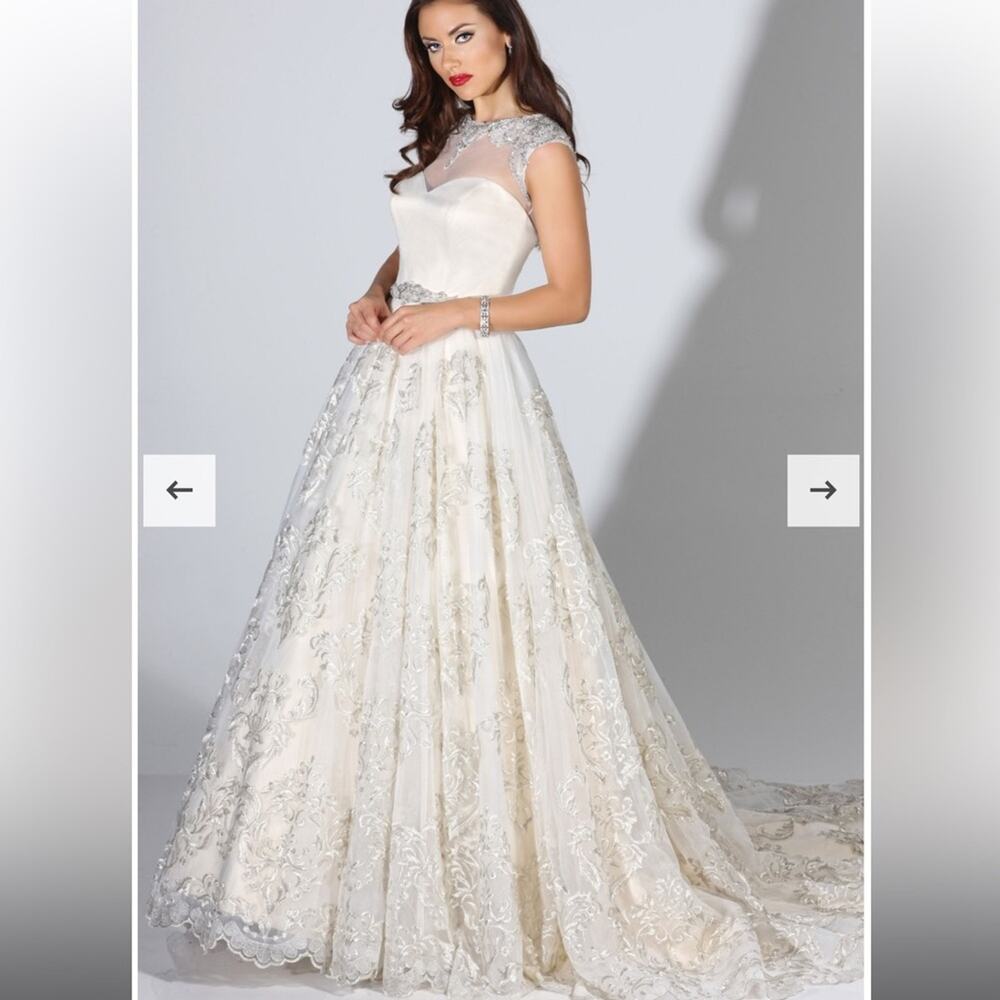 Sample dress! Cristiano Lucci wedding gown Raquel